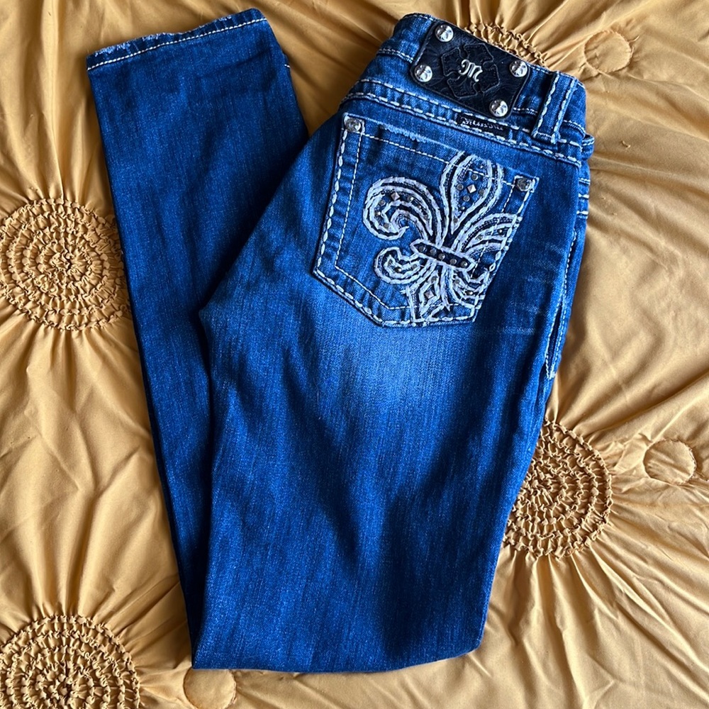 Great condition Miss Me jeans. Size 28. Skinny leg unaltered.